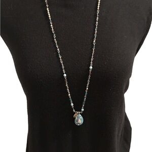 Beaded pendant necklaces